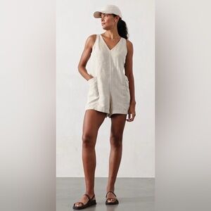 Athleta Retreat 100% Linen Romper XS Beige Tie Back Pockets Summer Vacation